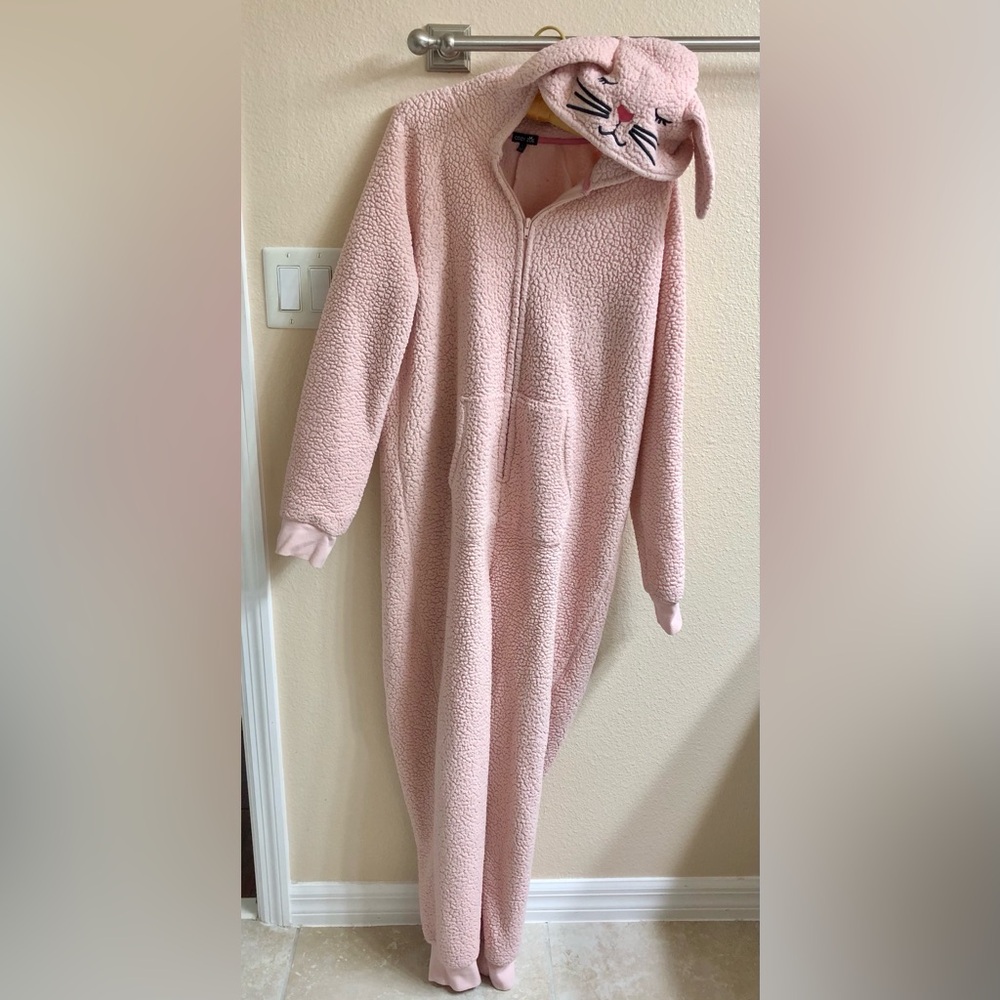 Cozy Zoe